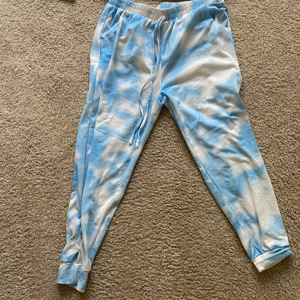Light blue pajamas. Never worn. Size M.